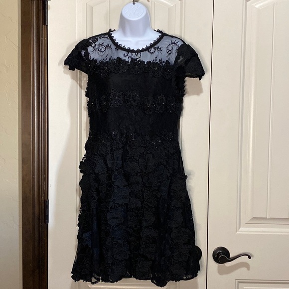 Badgley Mischka Dresses & Skirts - EUC Belle Badgley Mischa LBD